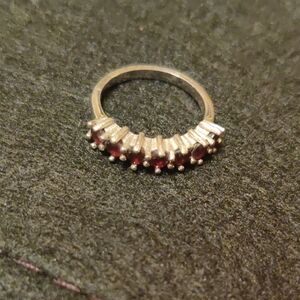 925 Silver and 7 Garnet Stone Ring.